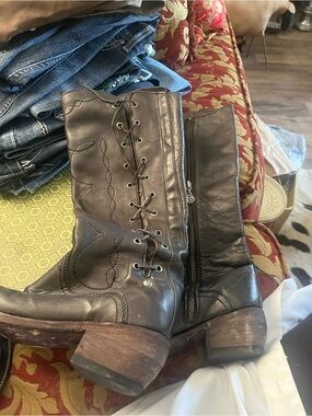 Black Leather Mid-Calf Lace-Up Boots made in Mexico